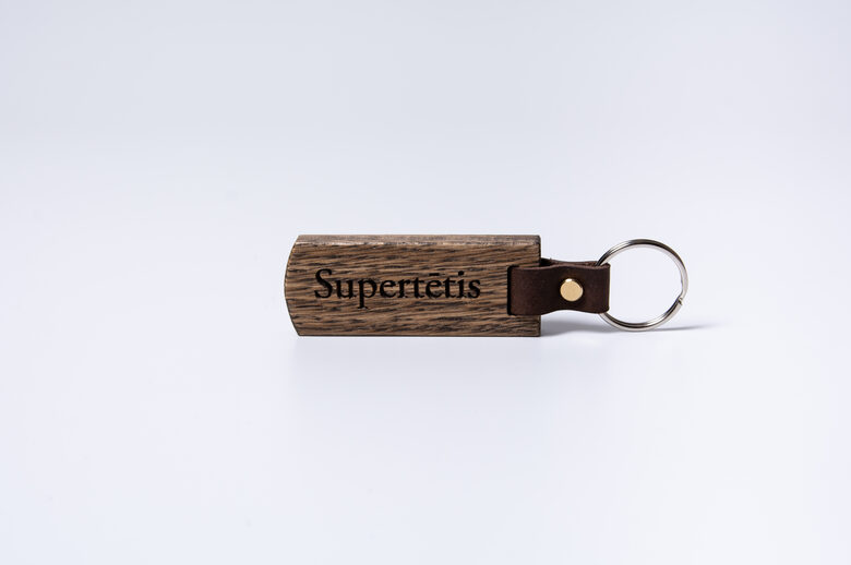 Atslēgu piekariņš SUPERTĒTIS