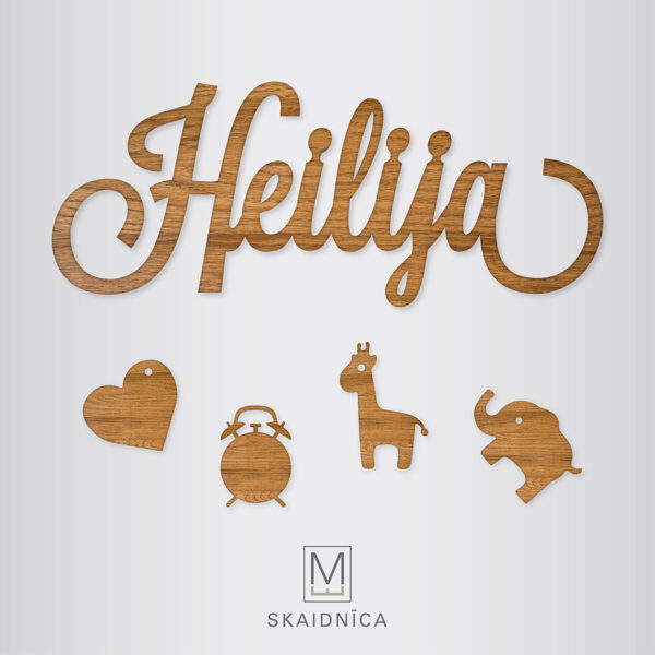 HEILIJA koka uzraksts ar bērna vārdu un dzimšanas informāciju