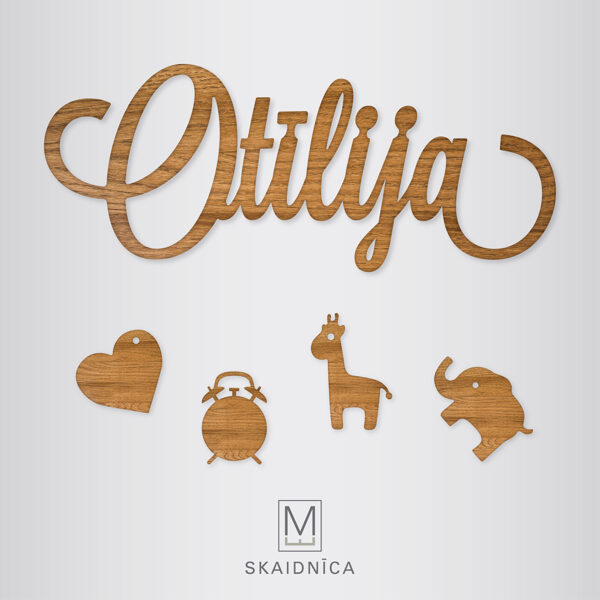 OTĪLIJA koka uzraksts ar bērna vārdu un dzimšanas informāciju