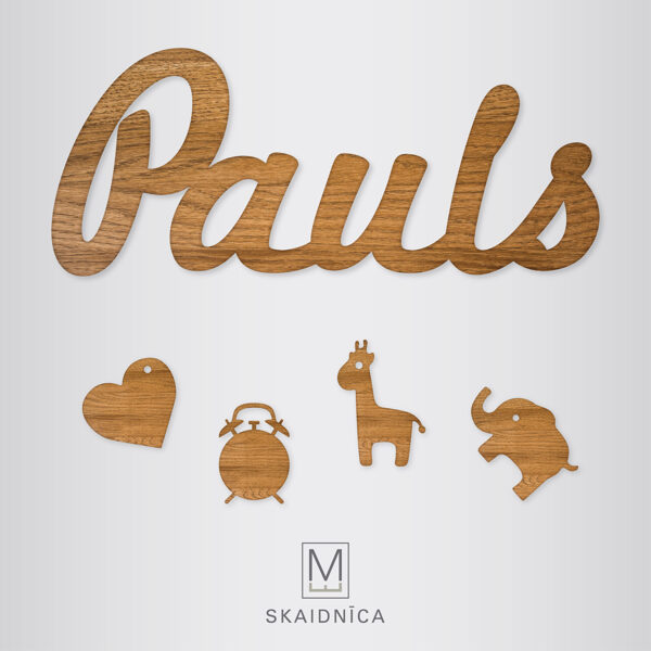 PAULS koka uzraksts ar bērna vārdu un dzimšanas informāciju