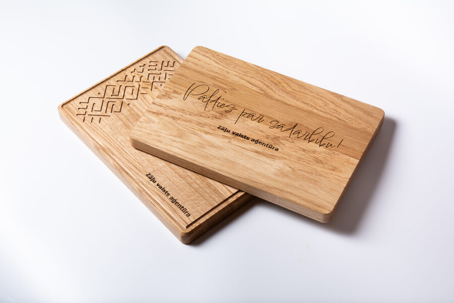 PERSONALIZED Serving board with Latvian ethnic symbols