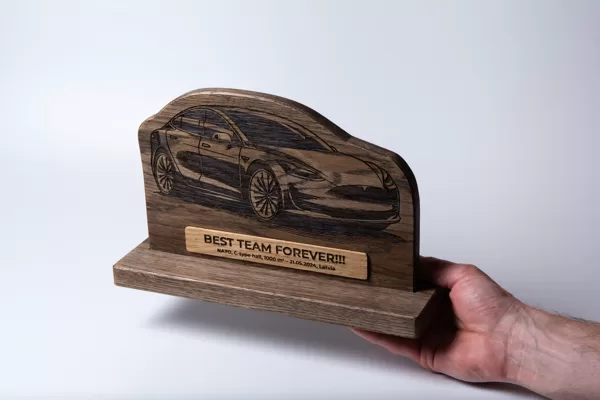 Korporatīvā balva ar Tesla auto sadarbības partneriem