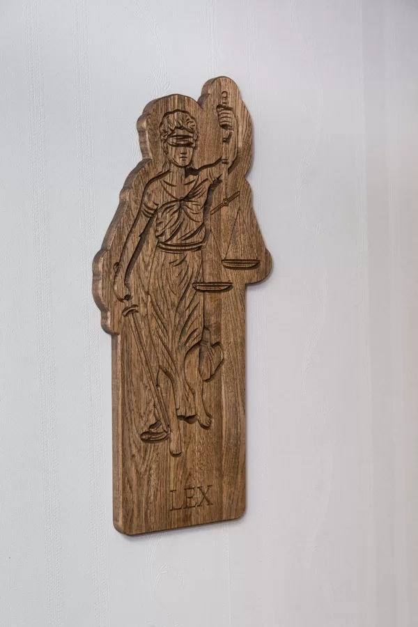 Wall wood decor – Temida. Made out of oak wood.